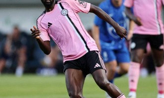 曝曼联已接洽900万铁腰！新罗德里拒瓦伦新合同，但价格过高难买