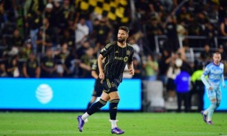 足坛多笔重磅官宣！38岁吉鲁重返法甲！切尔西第4签锁定德甲妖星！