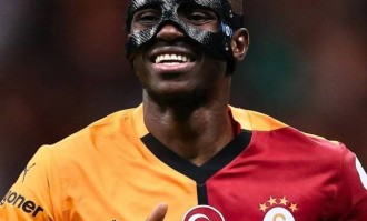 沙特3年1.2亿欧元签奥斯梅，德佬一年巨亏2500万欧，拒绝加盟曼联