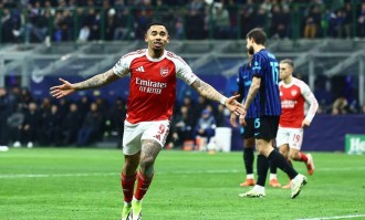 欧冠最新积分榜揭晓：阿森纳强势提前晋级，曼城、国米遭遇惨败