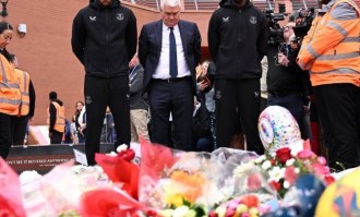 埃弗顿派代表到安菲尔德吊唁若塔，利物浦官推表示感谢