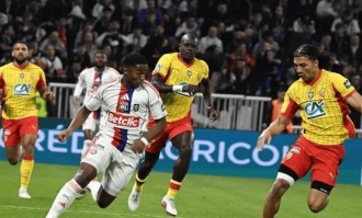 法甲第26轮焦点战：里昂VS巴黎FC