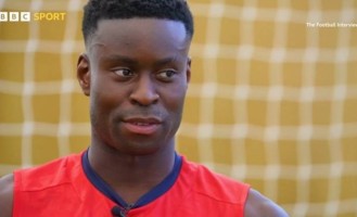 格伊：我的朋友要么在不同国家要么住曼市或利物浦，要联系不容易