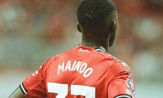 曝曼联新帝星坚持要离队，阿莫林强留！芒特库尼亚受伤有助其出场